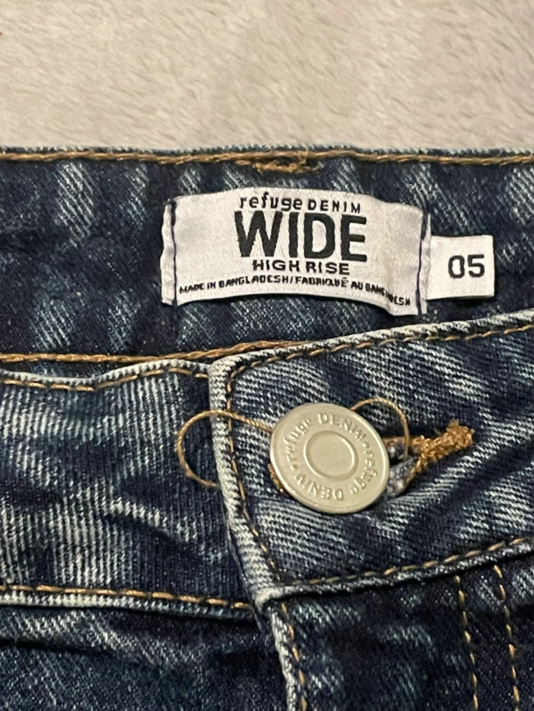 Dark wash jeans - photo 3