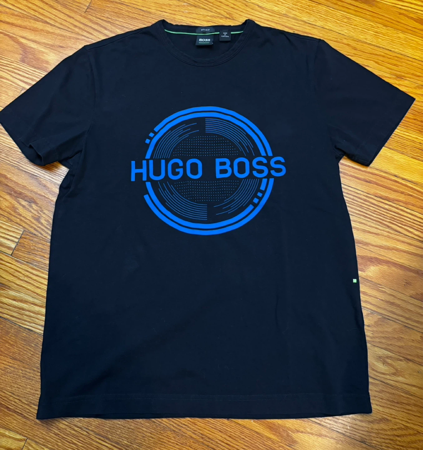 Hugo Boss Black T-Shirt - Size M