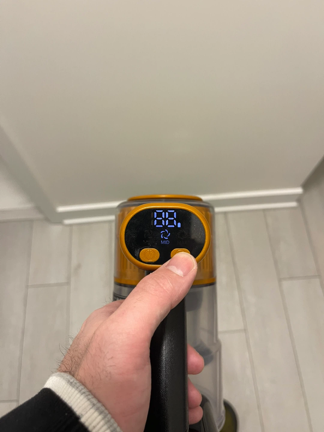 Cordless Stick Vacuum Cleaner - photo 4