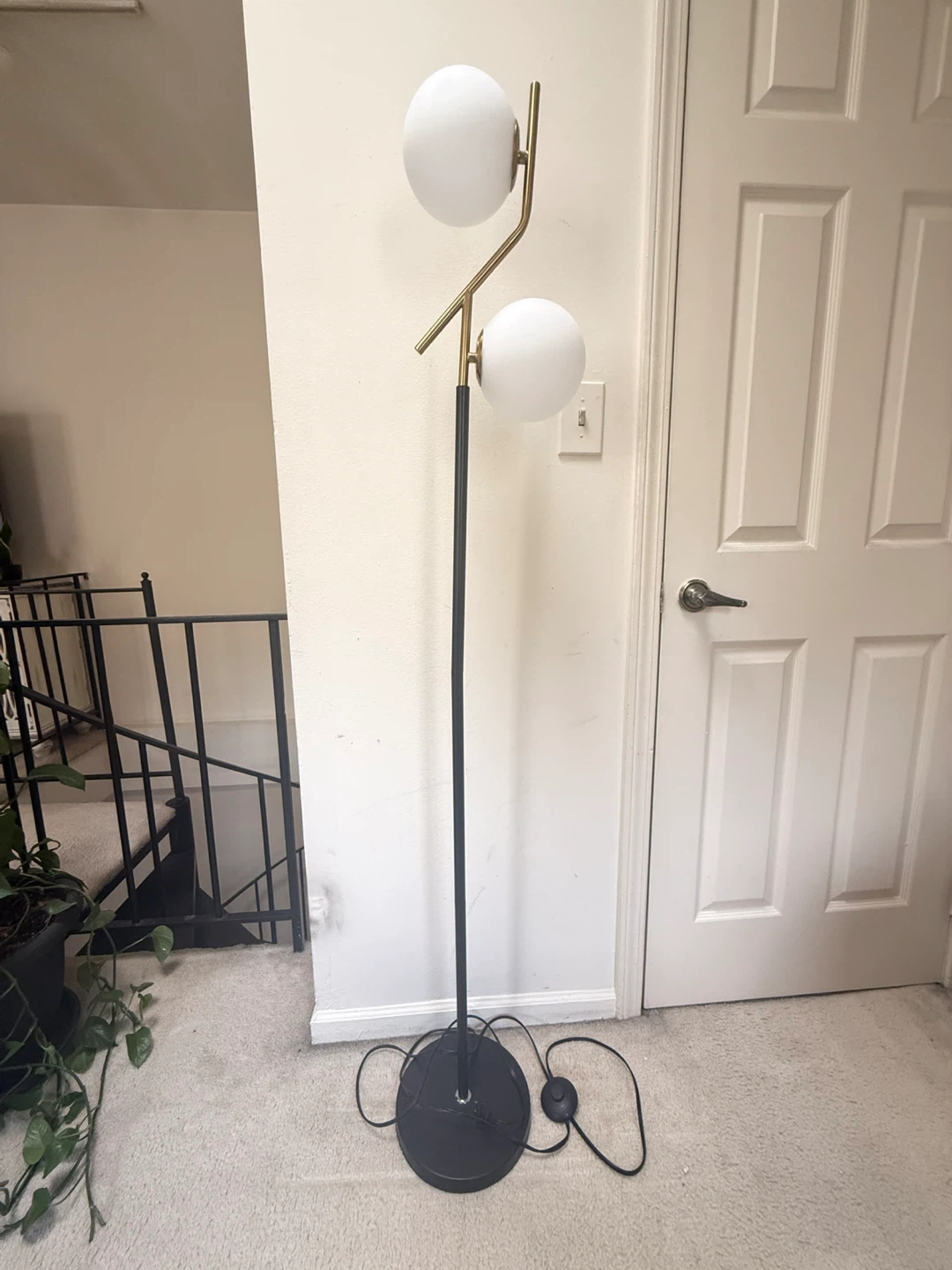 Modern 2-Light Orb Floor Lamp - Black & Gold - photo 2
