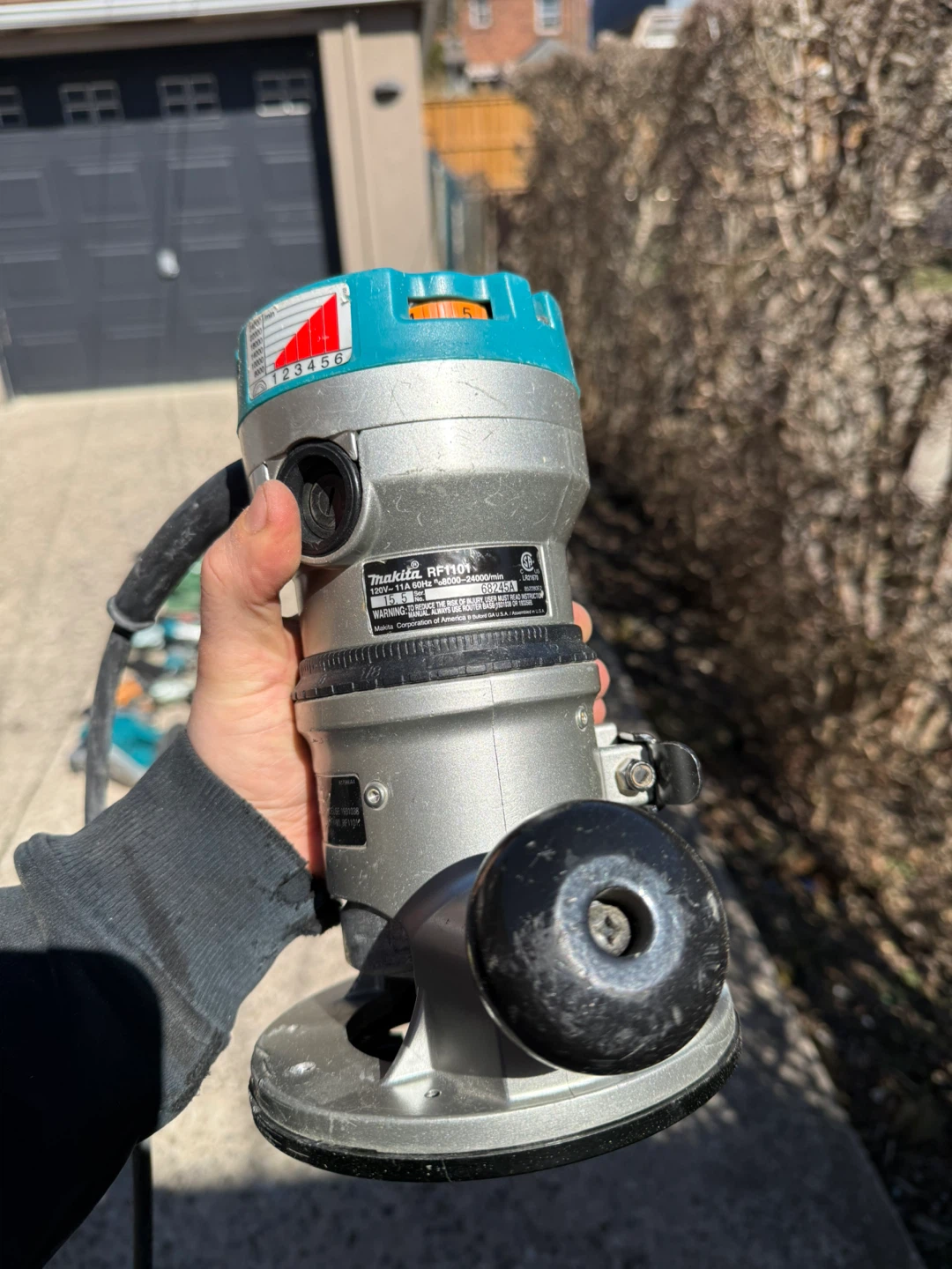 Makita RF110 Router with Case and Accessories - photo 3