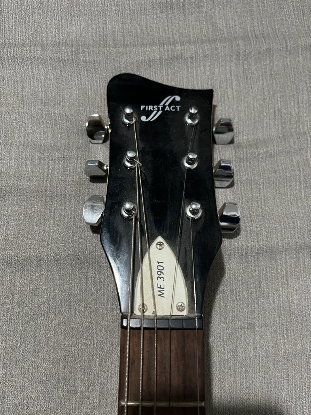 First Act Me 3901 Electric Guitar and Stand - photo 4