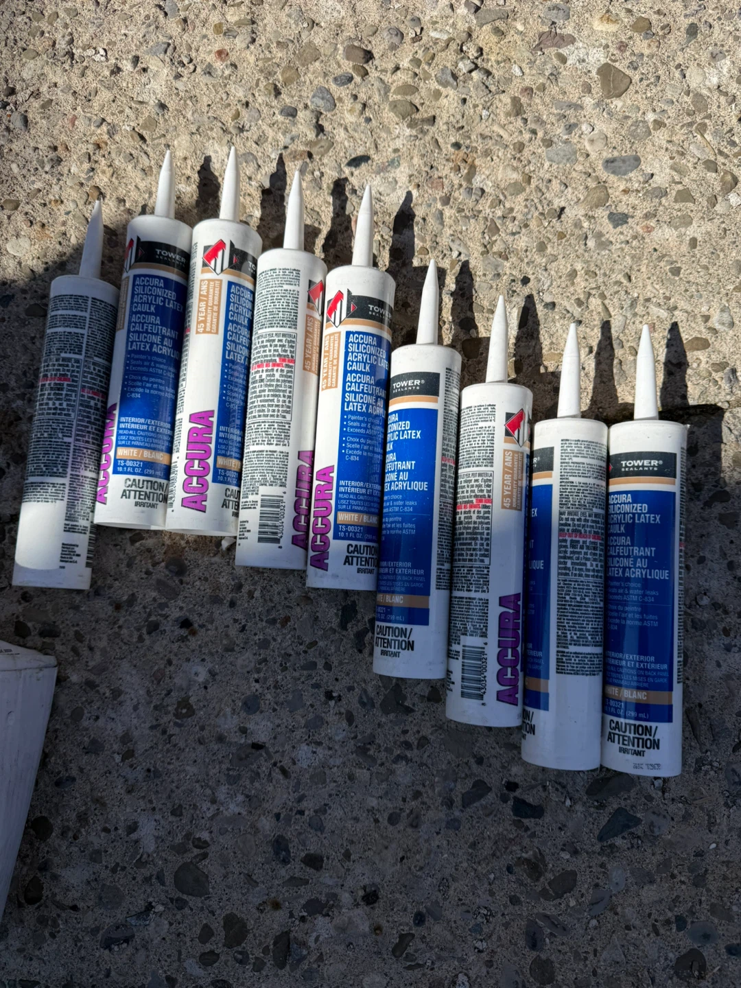 Accura Siliconeized Acrylic Latex Caulk - White
