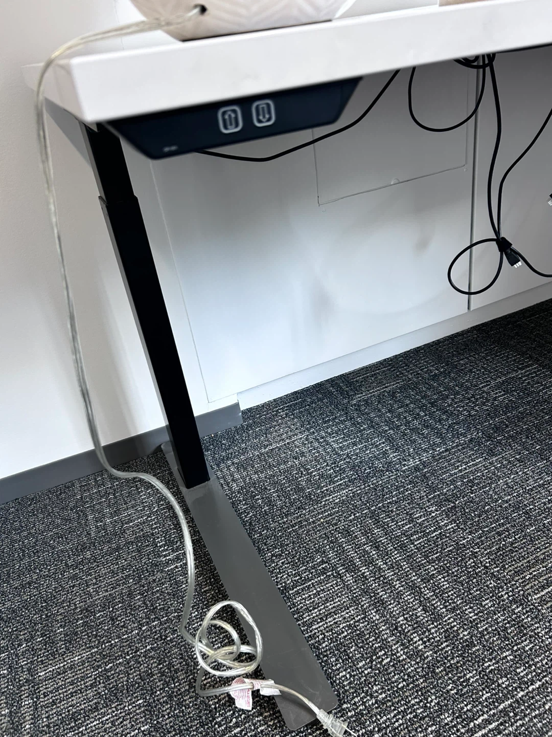 Knoll Electric Standing Desk - photo 2