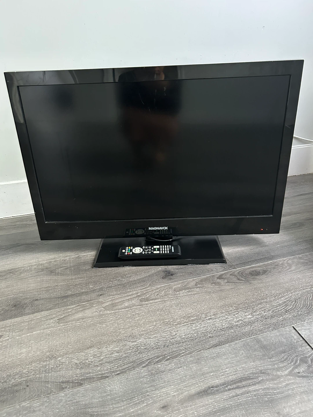 Magnavox Flat Screen TV with Remote - photo 2