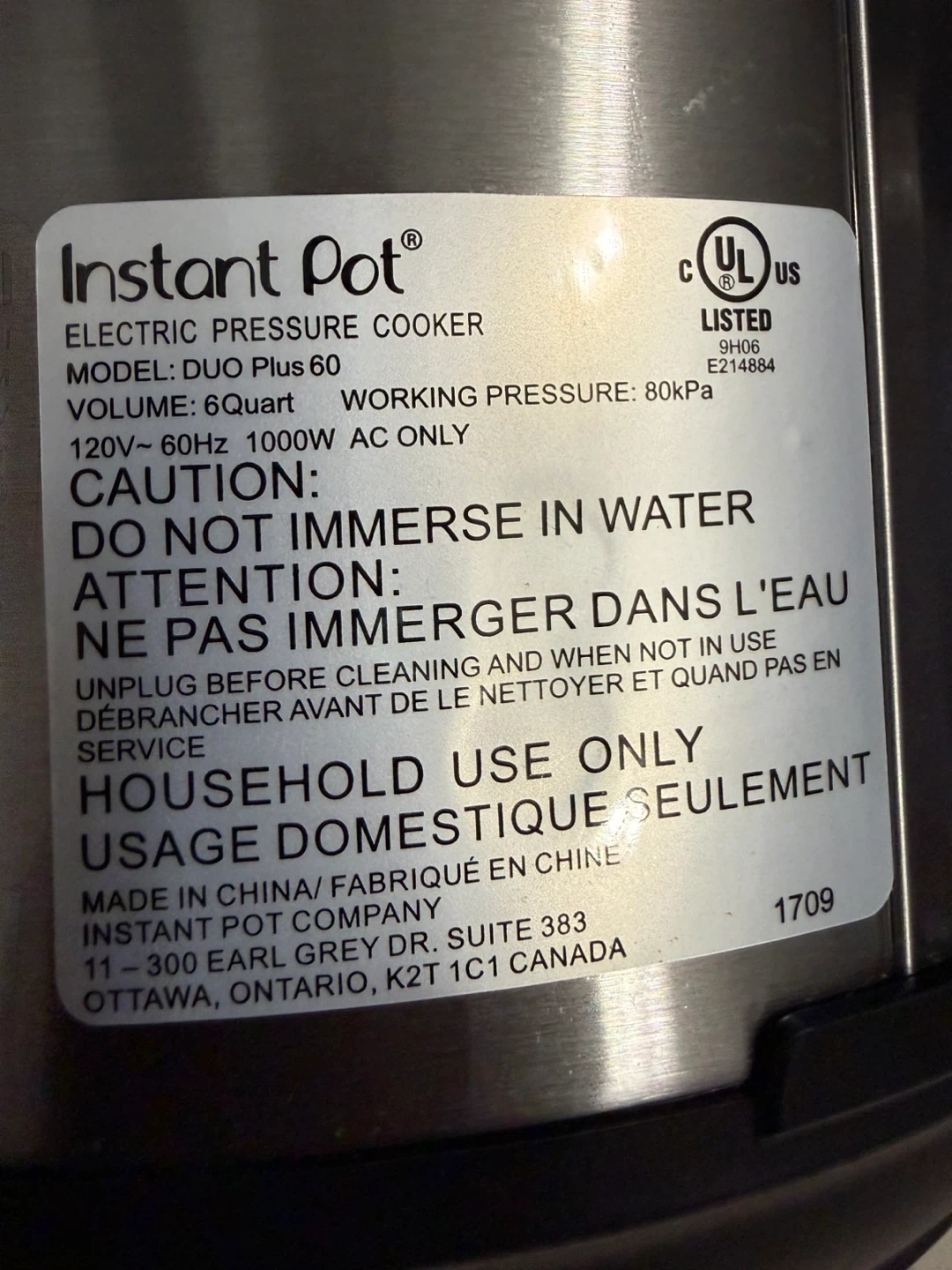 *Like new!* Instant Pot Duo Plus 60 -  6 Quart BUNDLE - photo 3