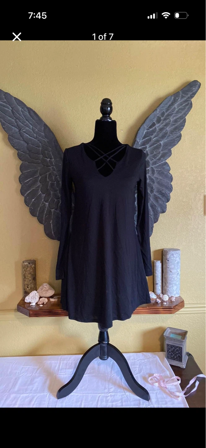 Socialite Little Black Dress Long-sleeve
