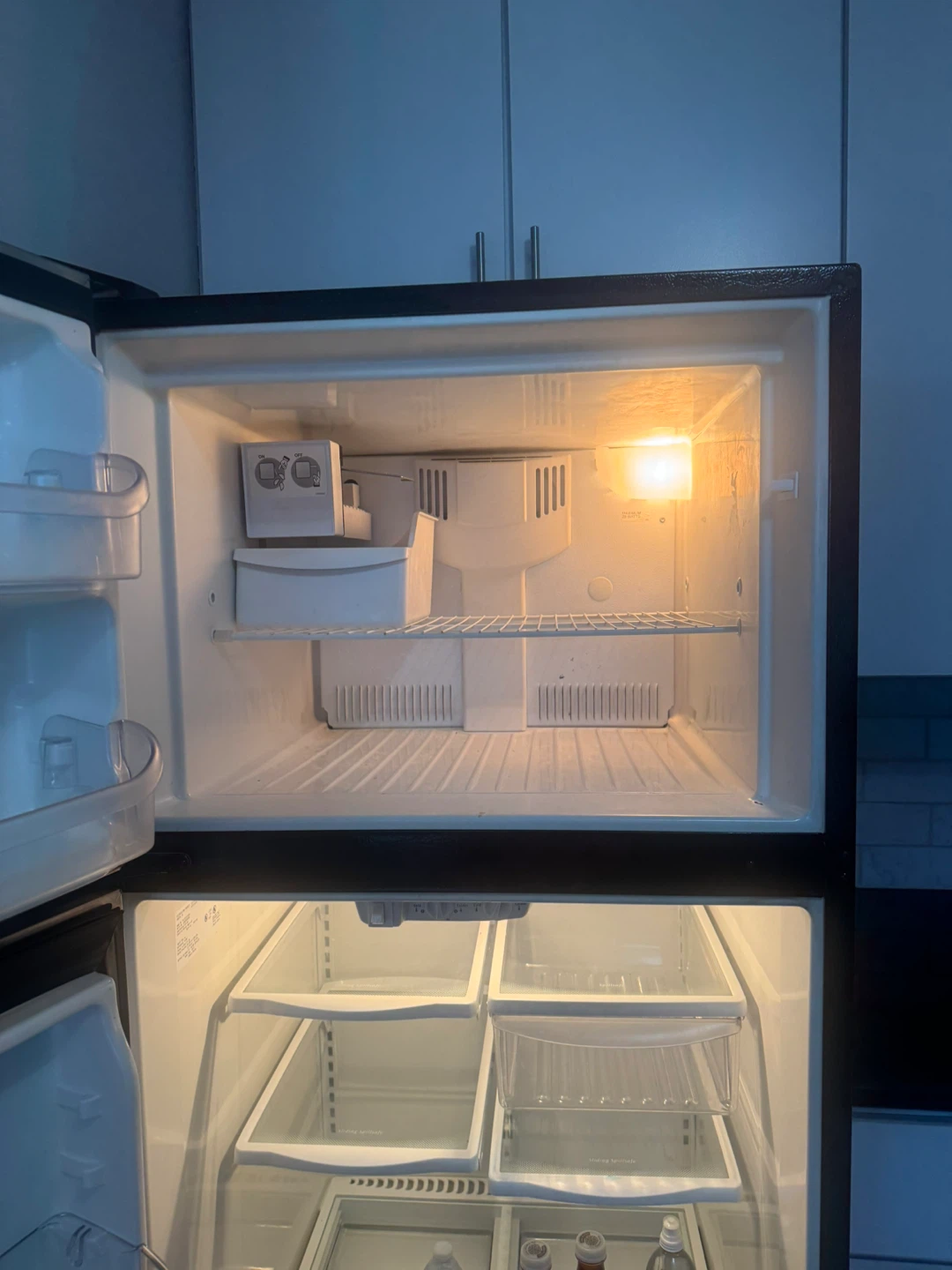 Frigidaire  Top Freezer Refrigerator - photo 2
