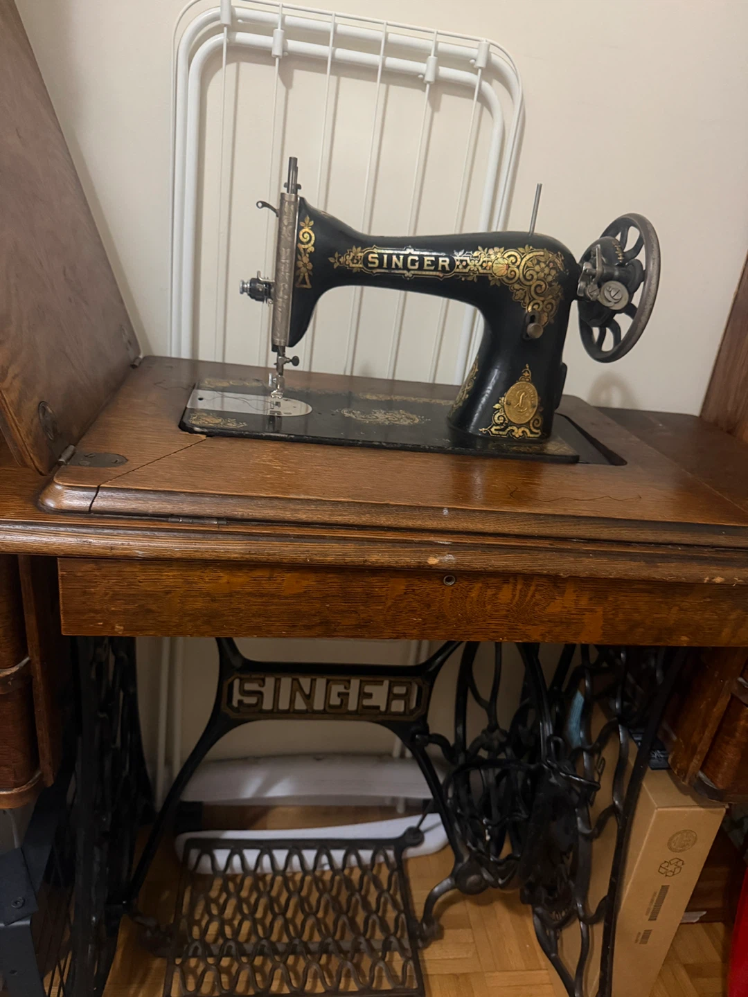 Antique Singer Sewing Machine - photo 2
