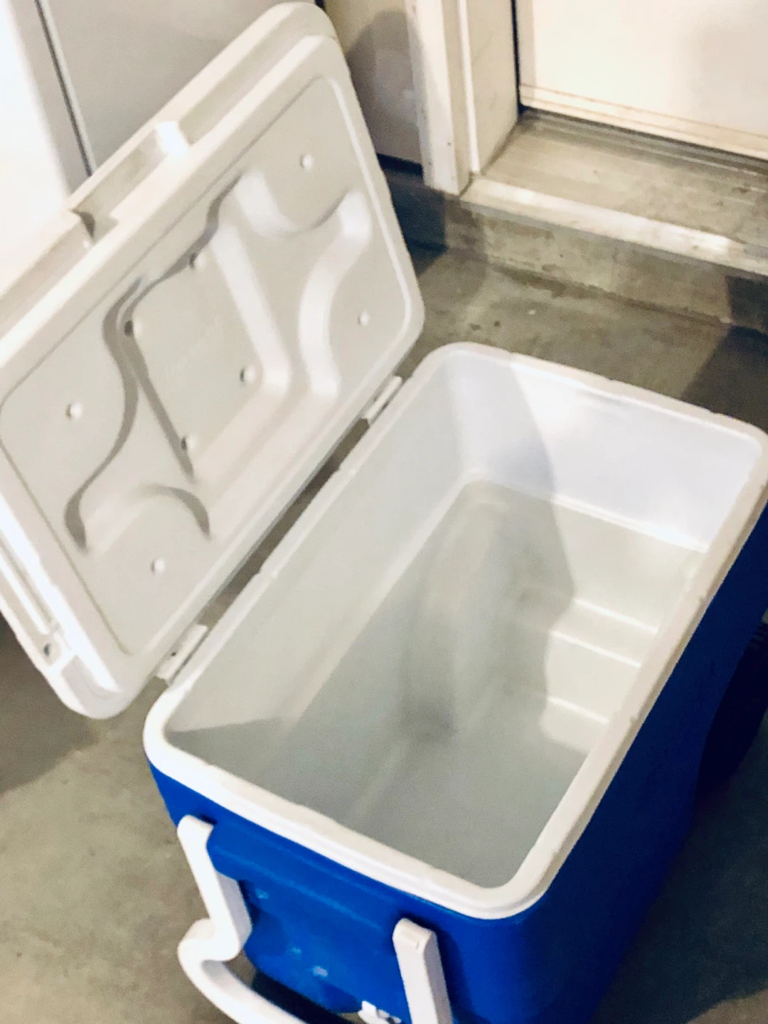 Coleman Rolling Cooler - photo 3