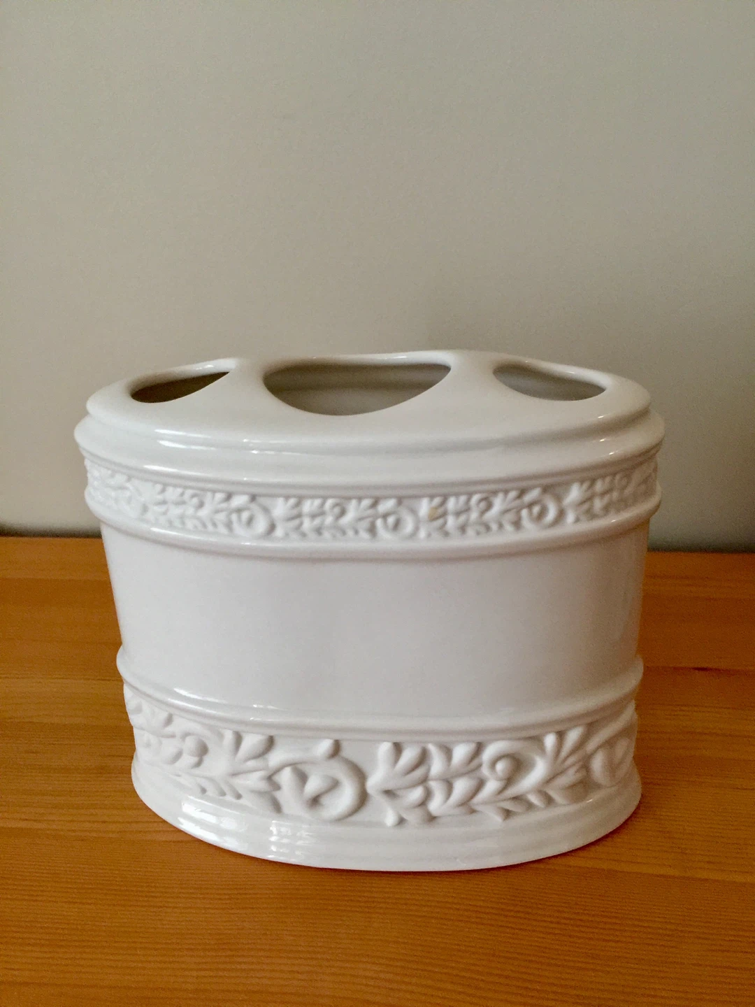 White Ceramic Toothbrush Holder