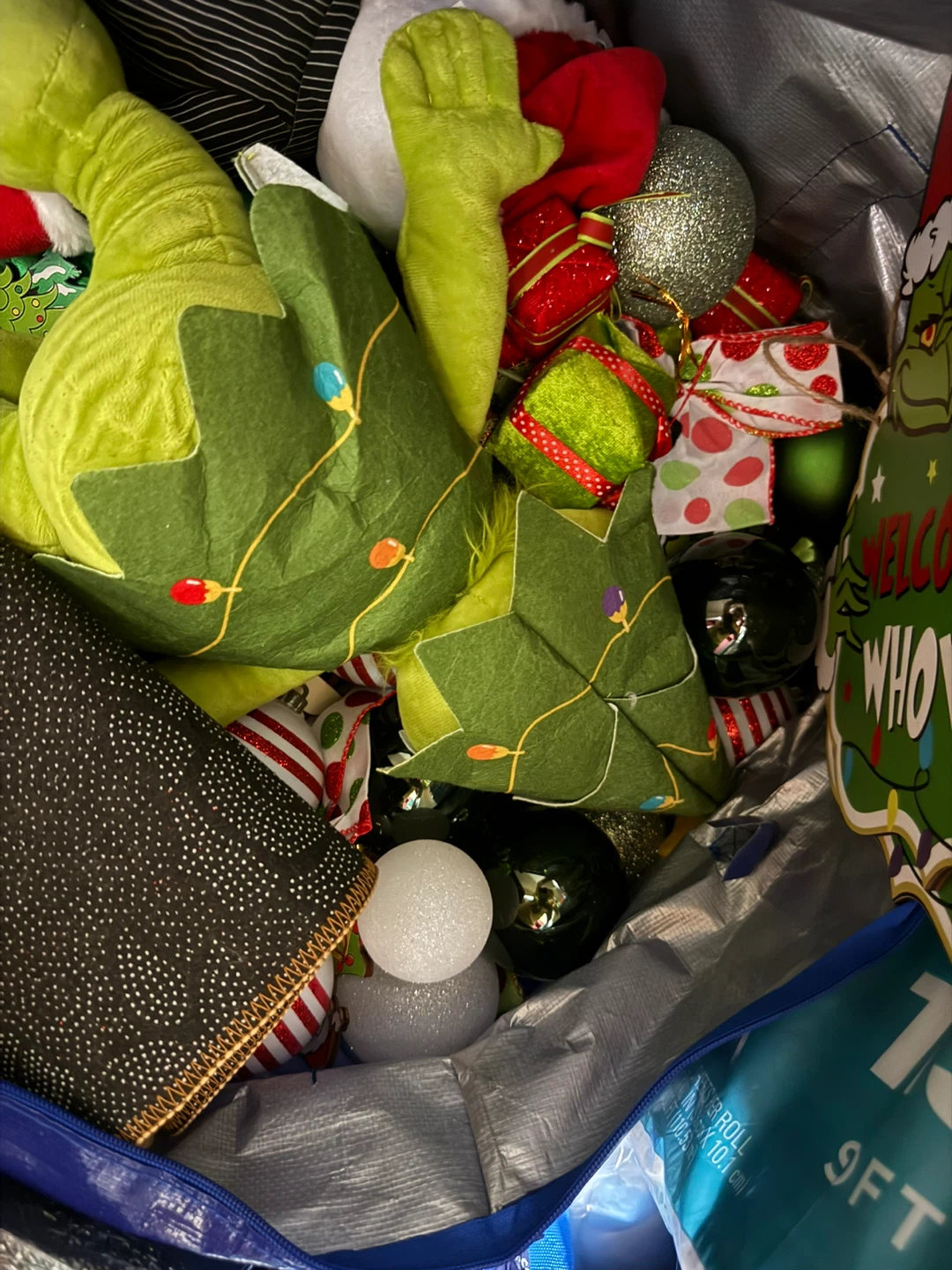 Assorted Christmas Decorations Lot - photo 3