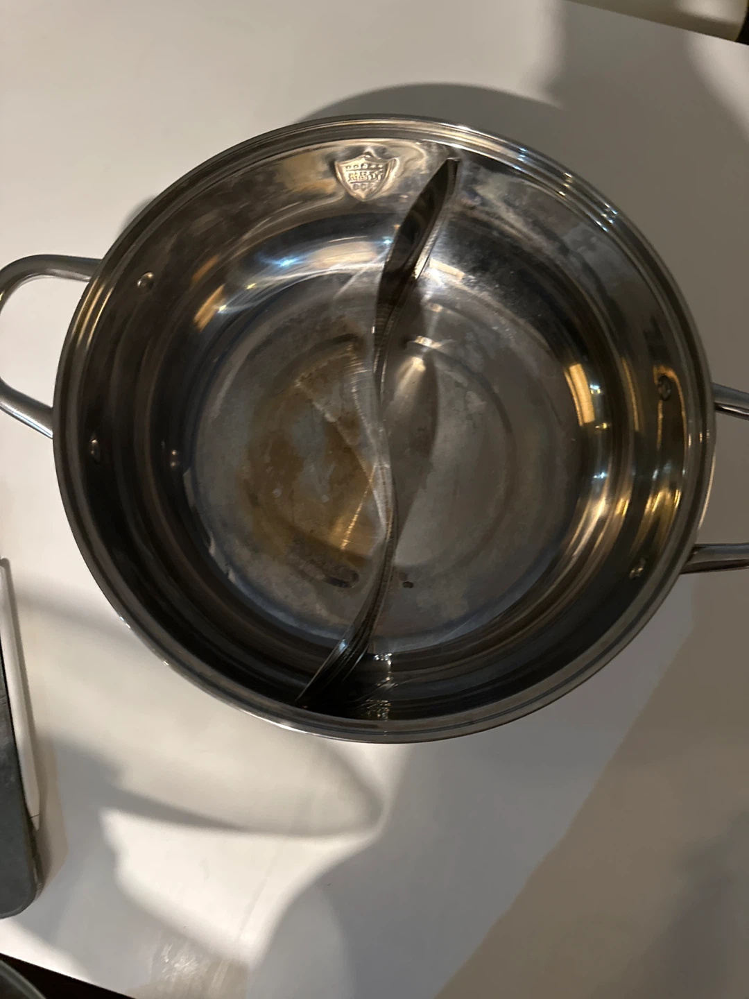Stainless Steel Dual Chamber Hot Pot with Glass Lid - photo 3