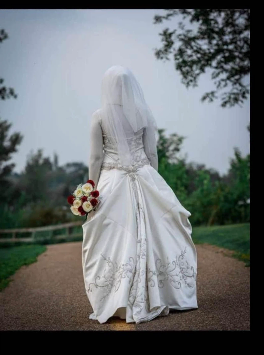 Wedding dress - photo 2