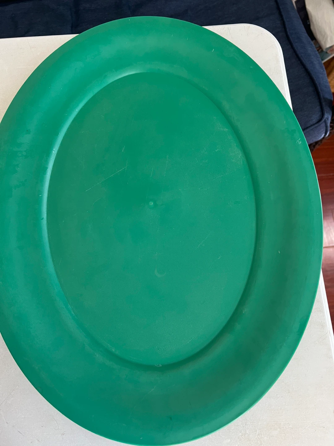 Green Plastic Serving Platters (Set of 2)
