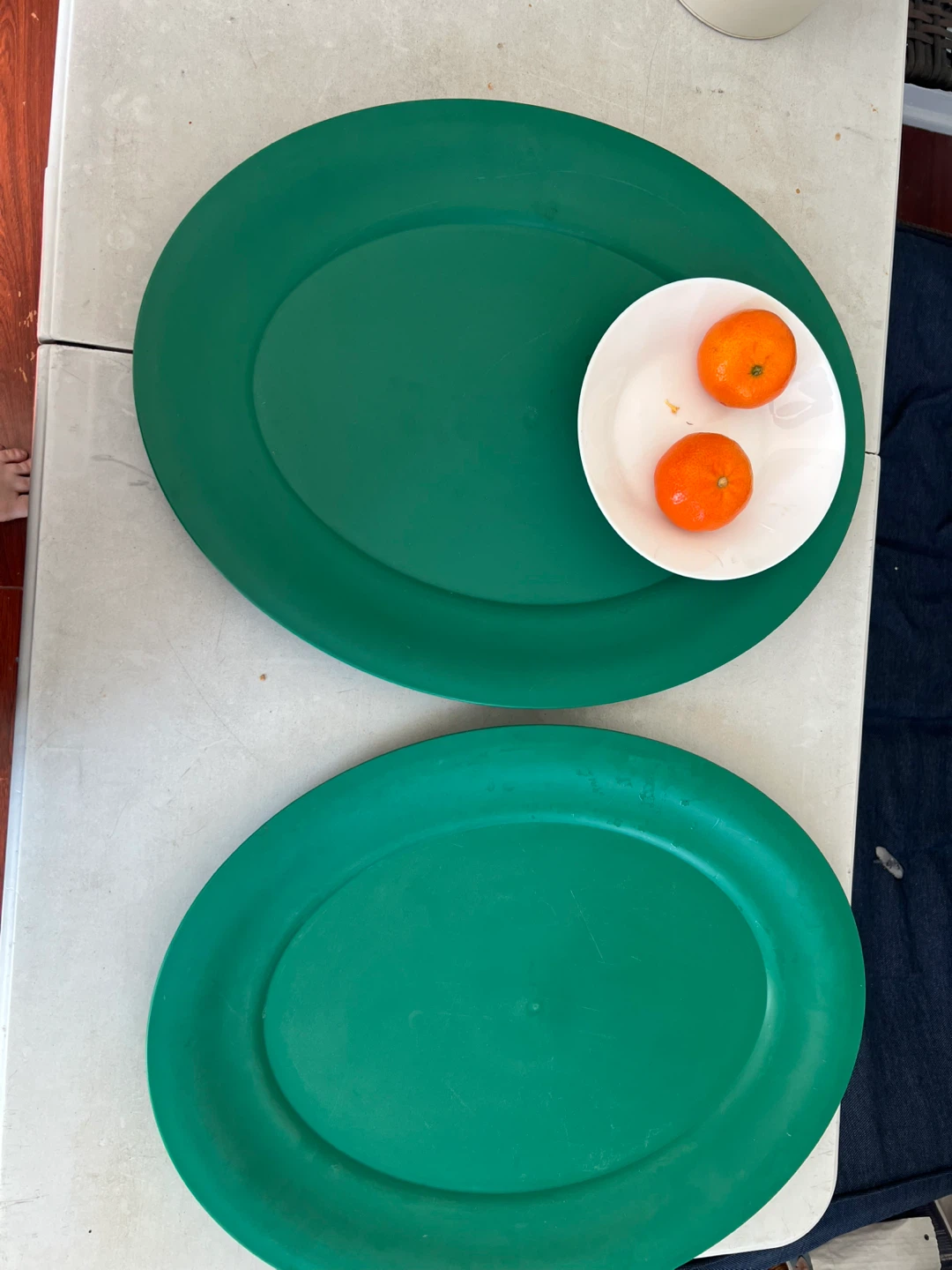 Green Plastic Serving Platters (Set of 2) - photo 2