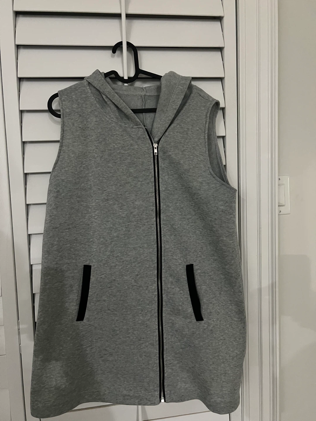 Grey Sleeveless Zip-Up Hoodie Vest