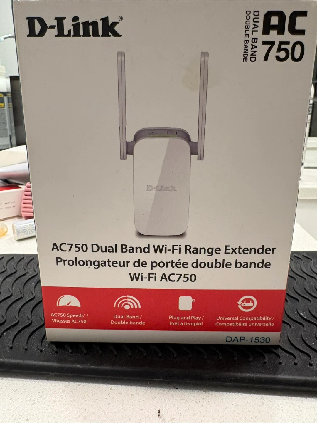 D-Link AC750 Dual Band Wi-Fi Range Extender DAP-1530 - photo 2