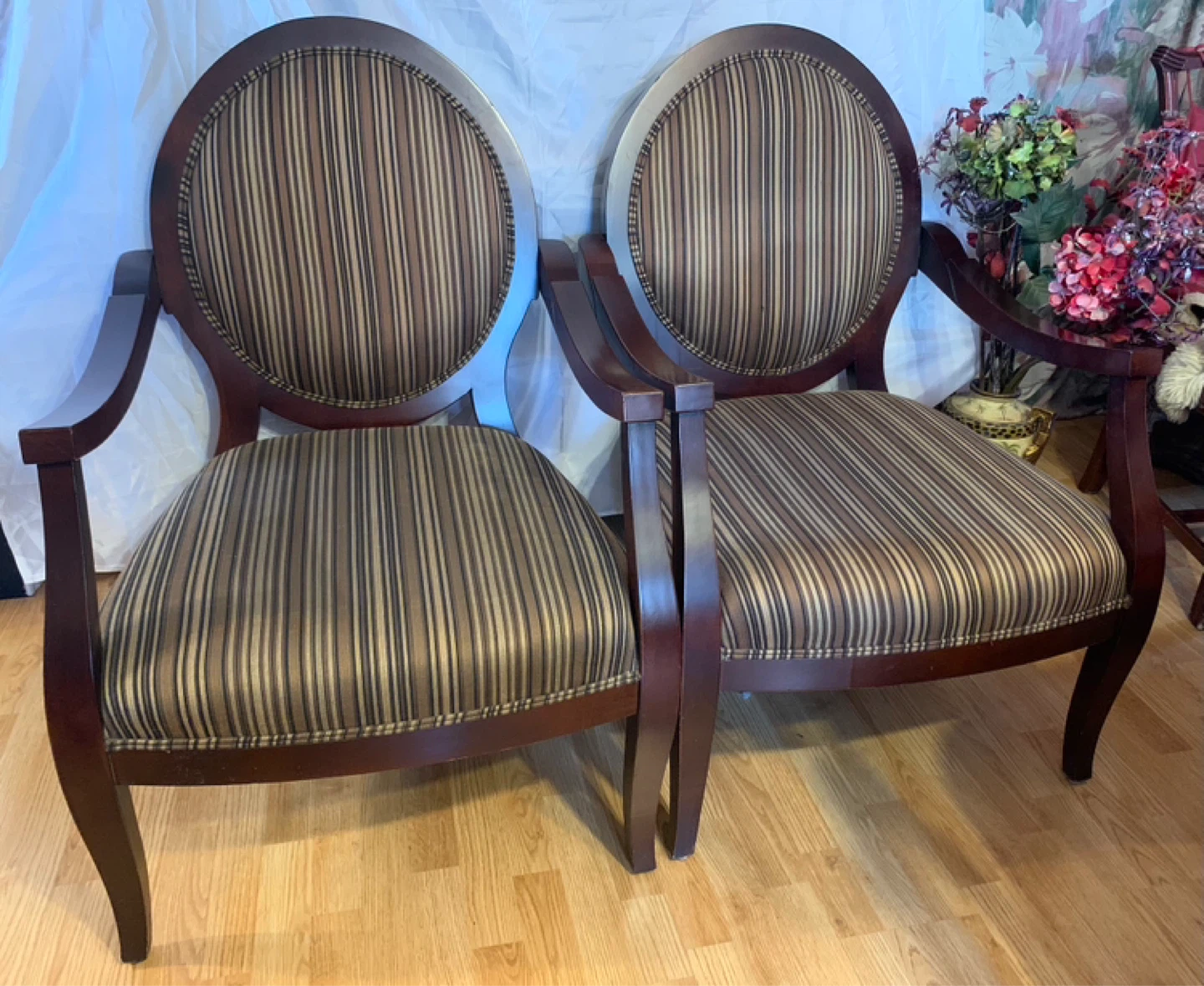 ELEGANT CHAIRS