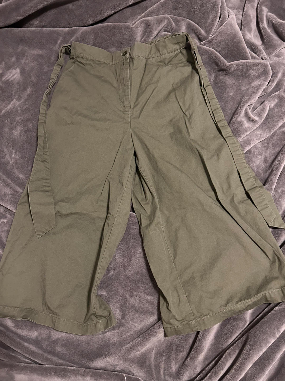 Mossimo Women's Wide Leg Cropped Pants Size Medium Olive Green