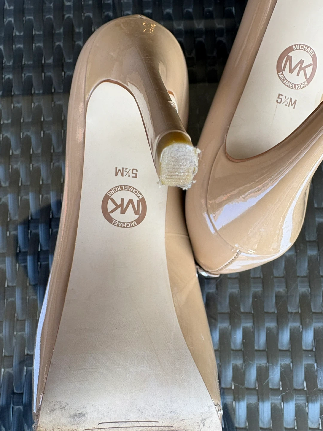 Michael Kors Patent Peep-Toe Heels Size 5.5M - photo 3