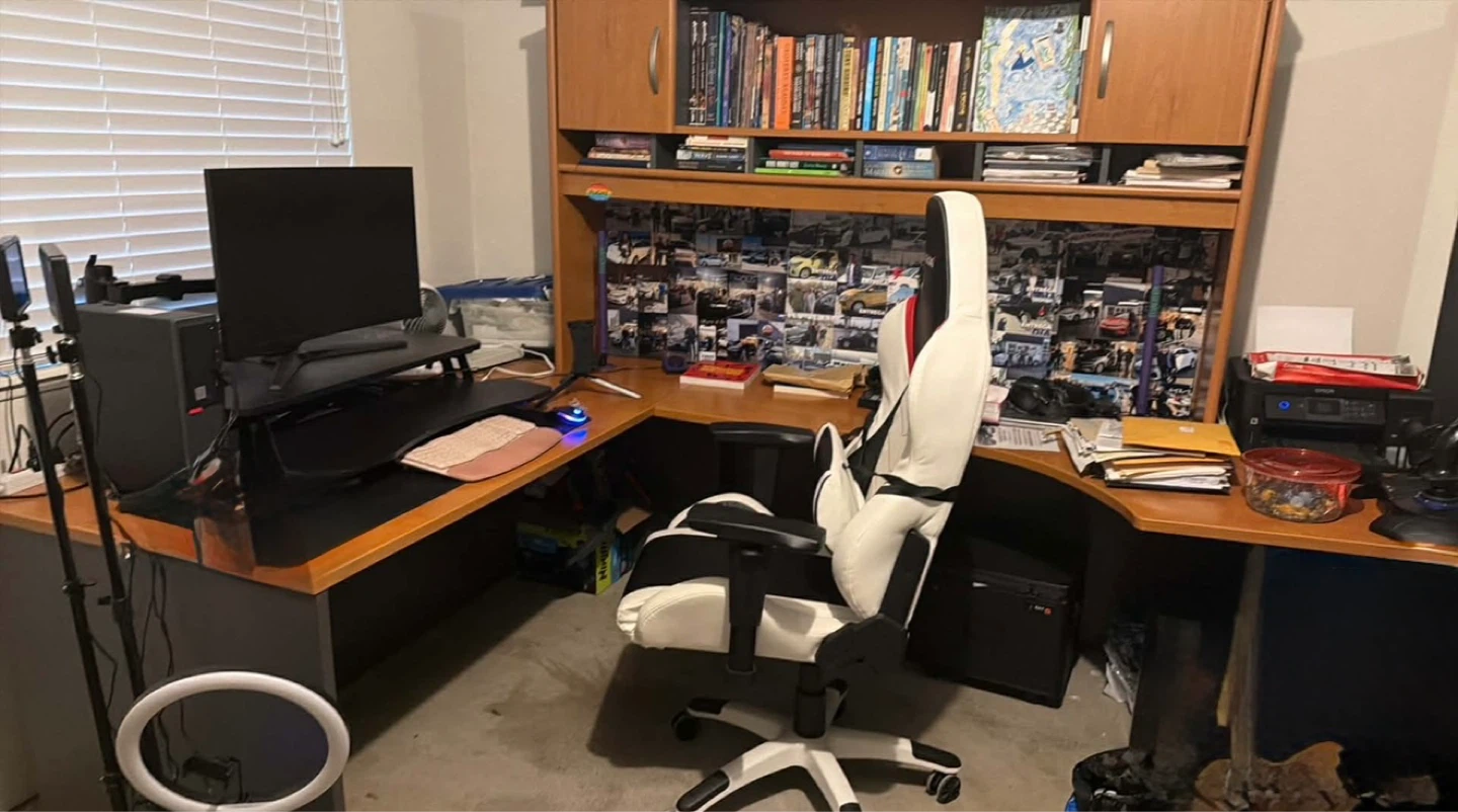 Corner Desk with Shelves – Free