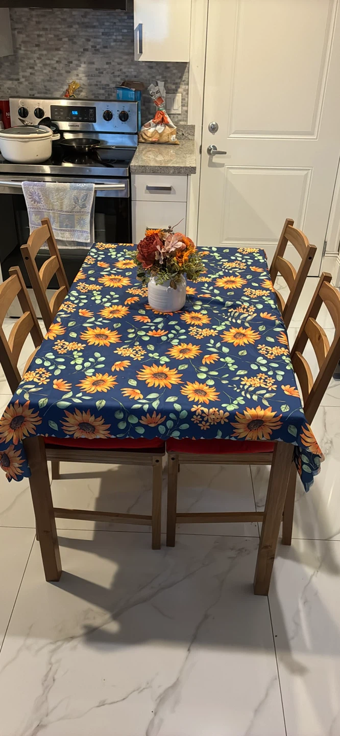 Pine Dining Table and 4 Chairs Set - photo 2