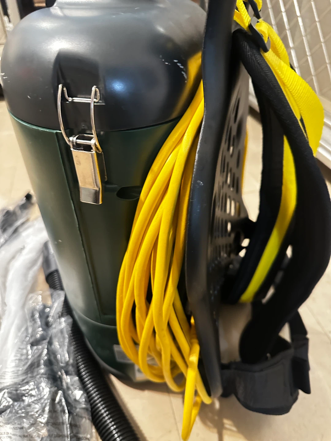 CleanMax Backpack Vacuum - photo 4