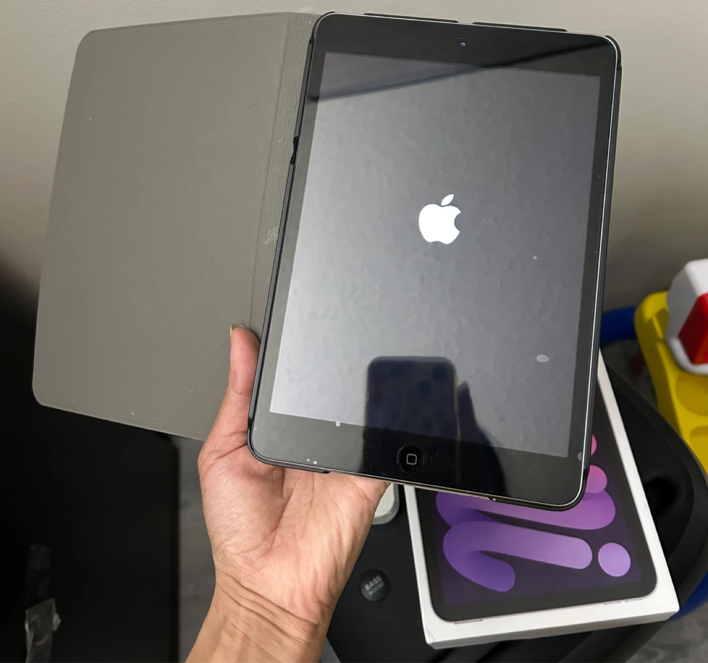 IP4 iPad Mini 16GB WiFi - photo 2