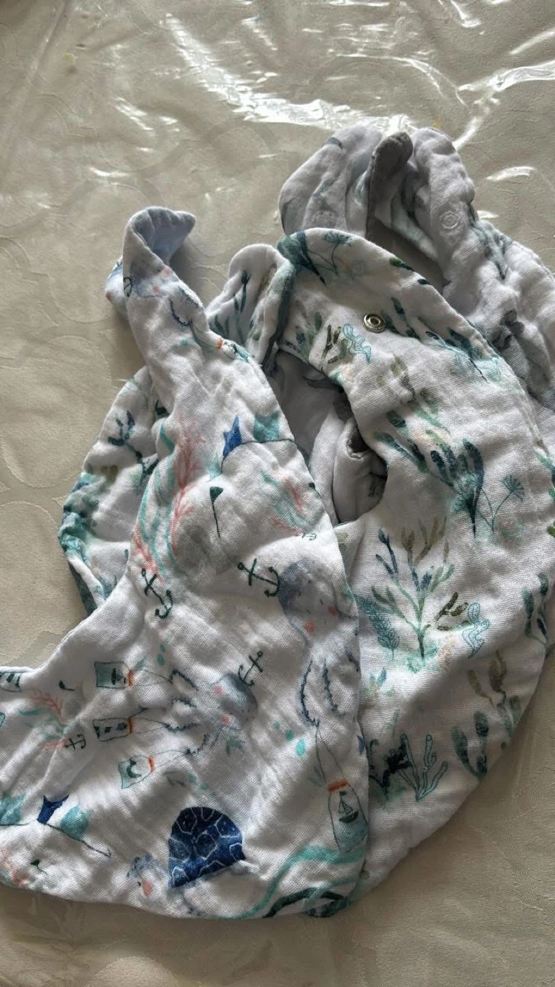 FREE neutral color bibs brandnew