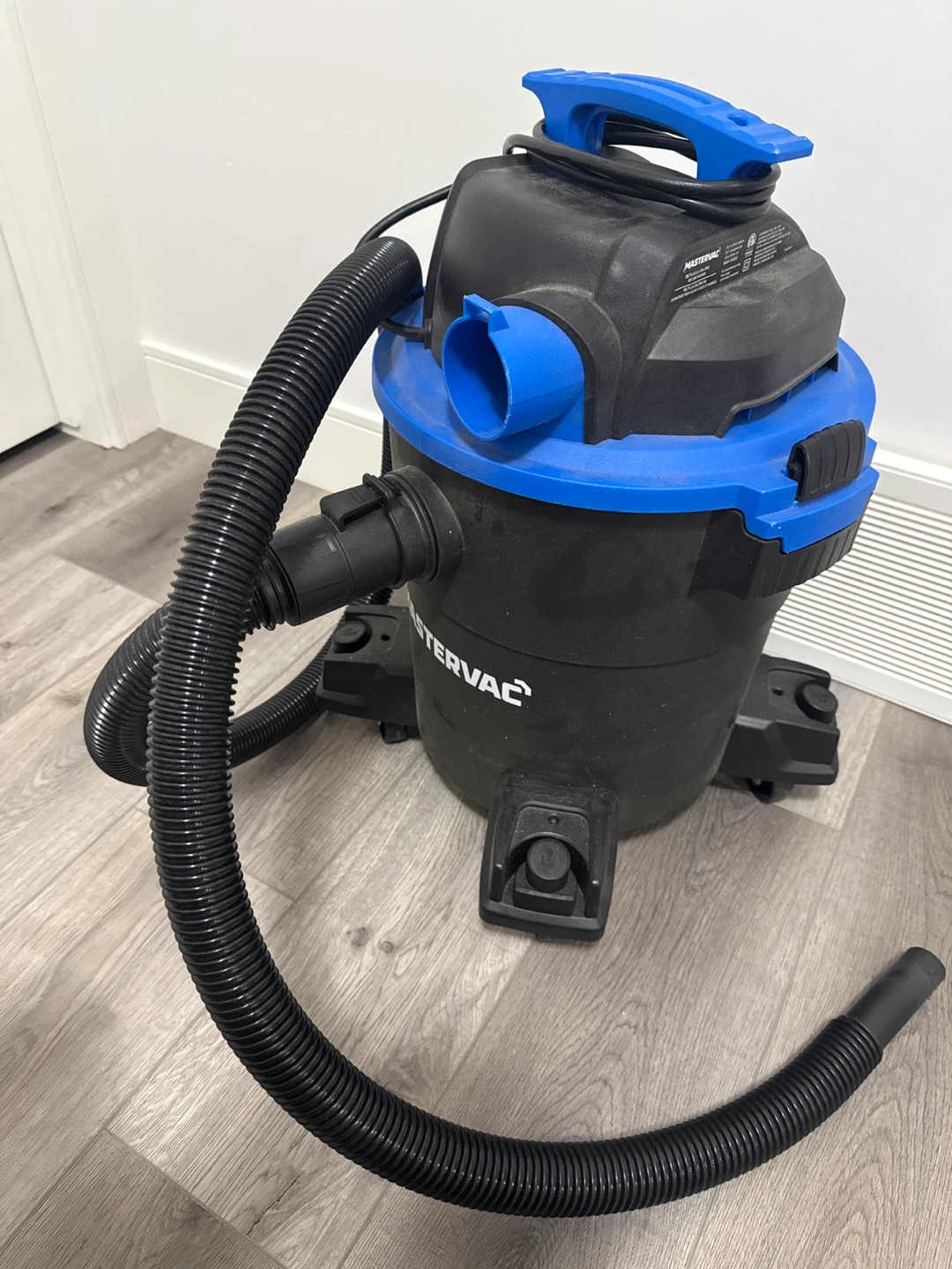 Mastervac 4 HP Wet/Dry Vacuum - 22.7 L - photo 2