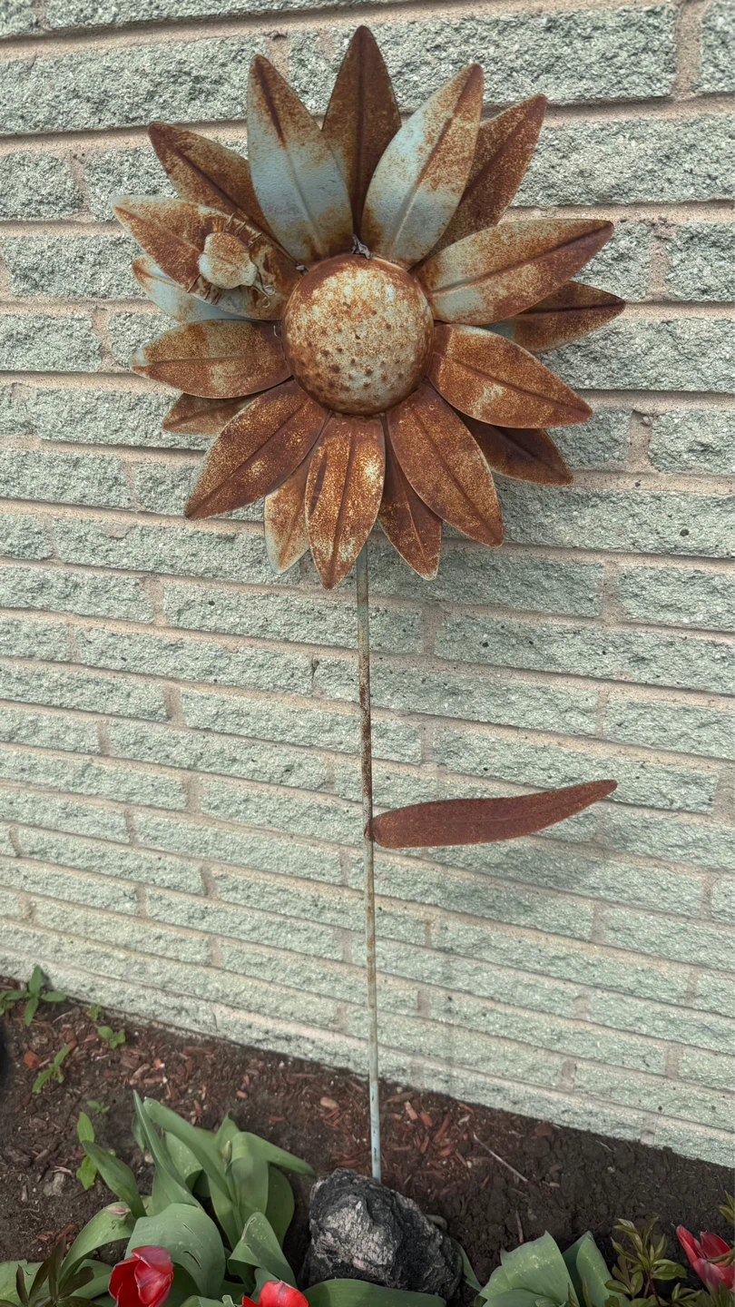 Rustic Metal Sunflower Garden Stake