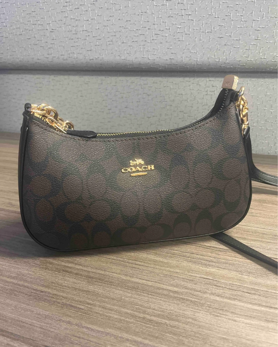 Coach Shoulder Bag - Signature Print