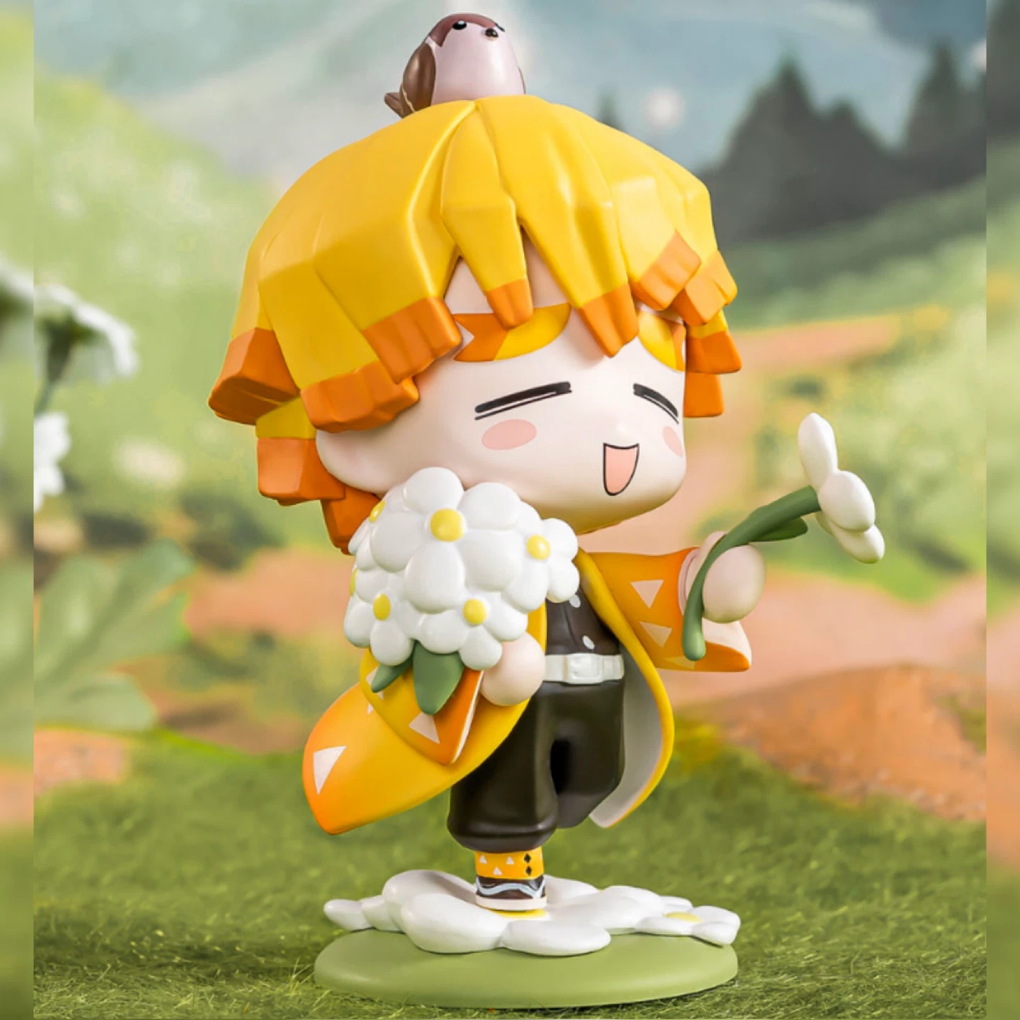 POP MART Zenitsu Agatsuma Figurine - photo 2