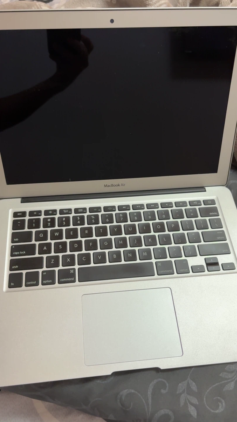Apple MacBook Air Laptop 2013 - photo 2