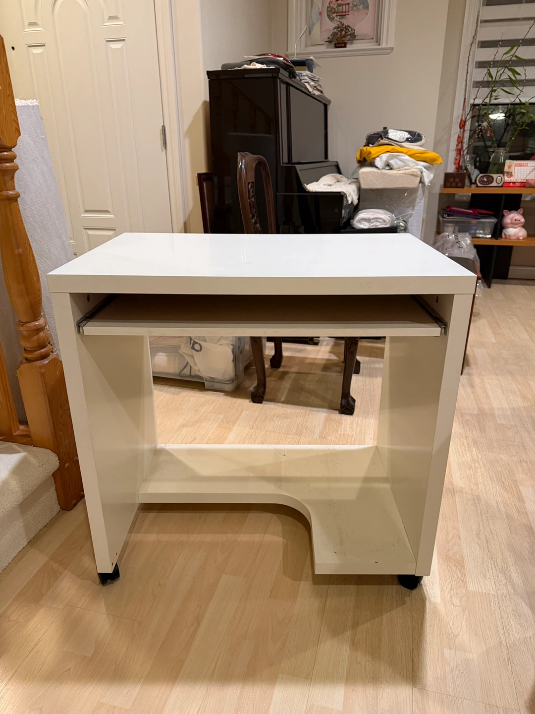 White Compact Desk with Keyboard Tray