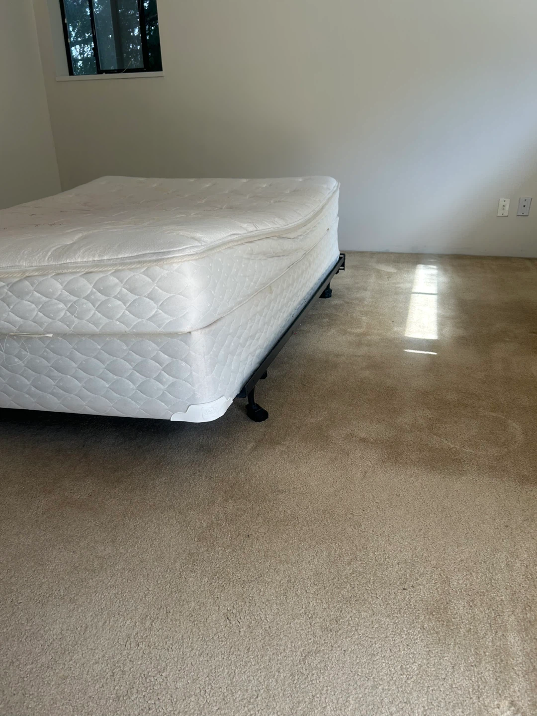 Queen size mattress and boxsprinh