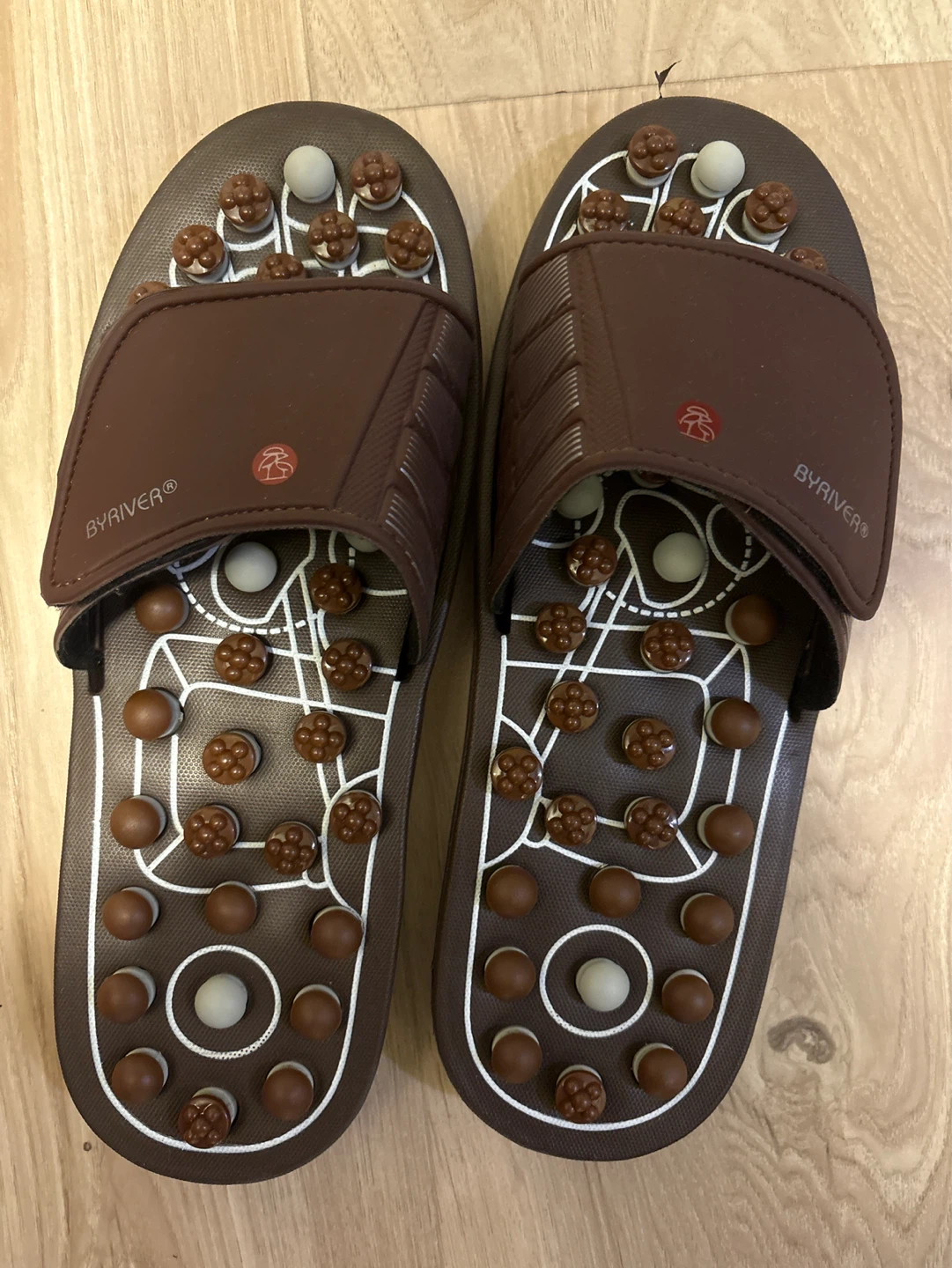BYARIver Massage Slippers - Brown