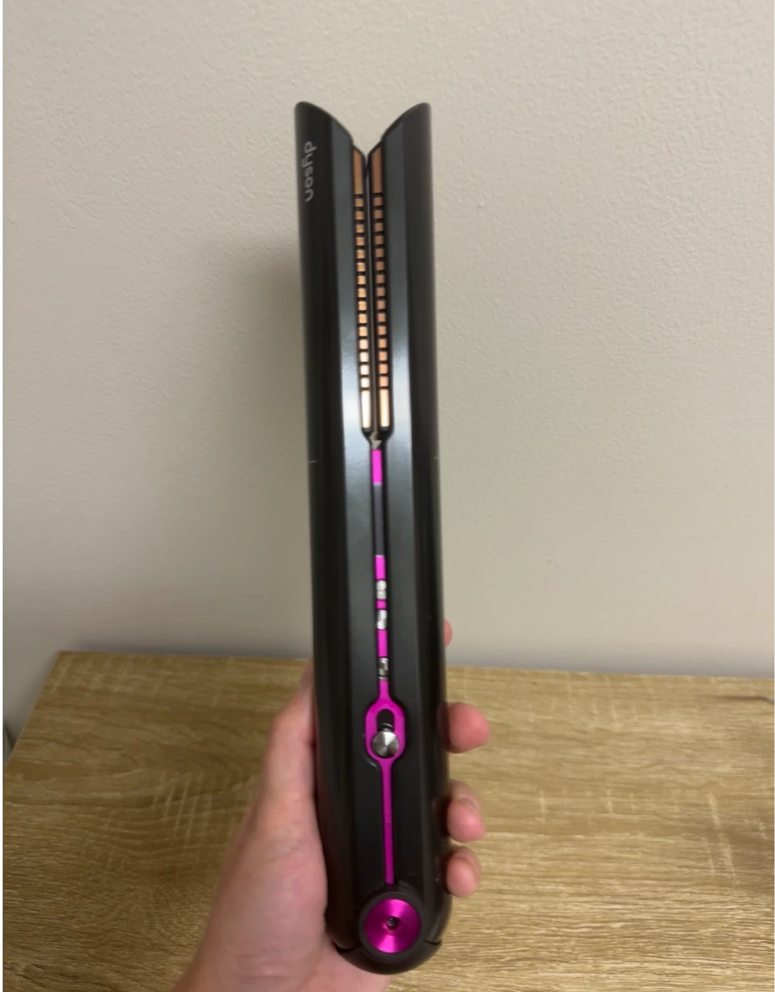 Barely Used- Cordless Dyson Corrale Hair Straightener - photo 3