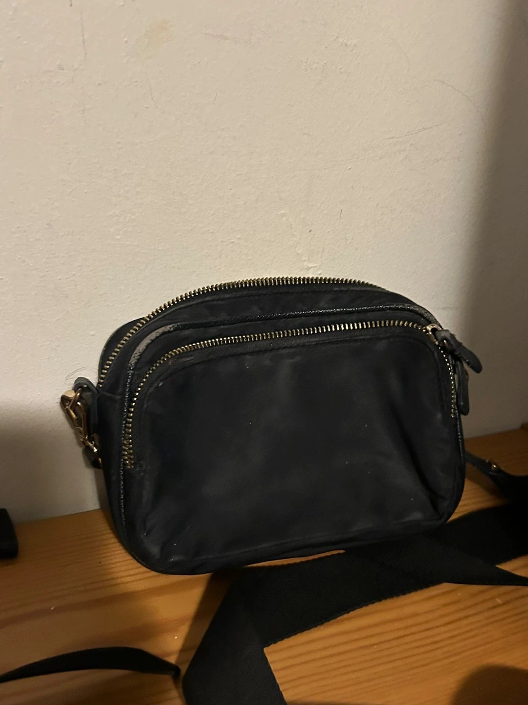 Black crossbody bag with double zipper - photo 2