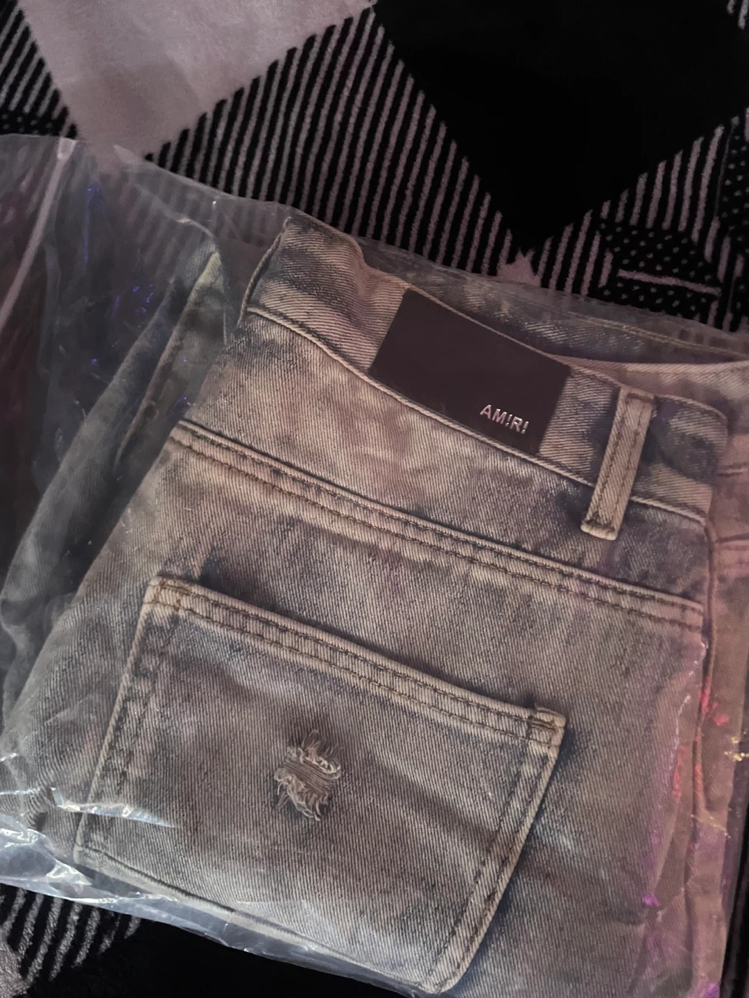 AMIRI Distressed Logo Jeans (Lg)