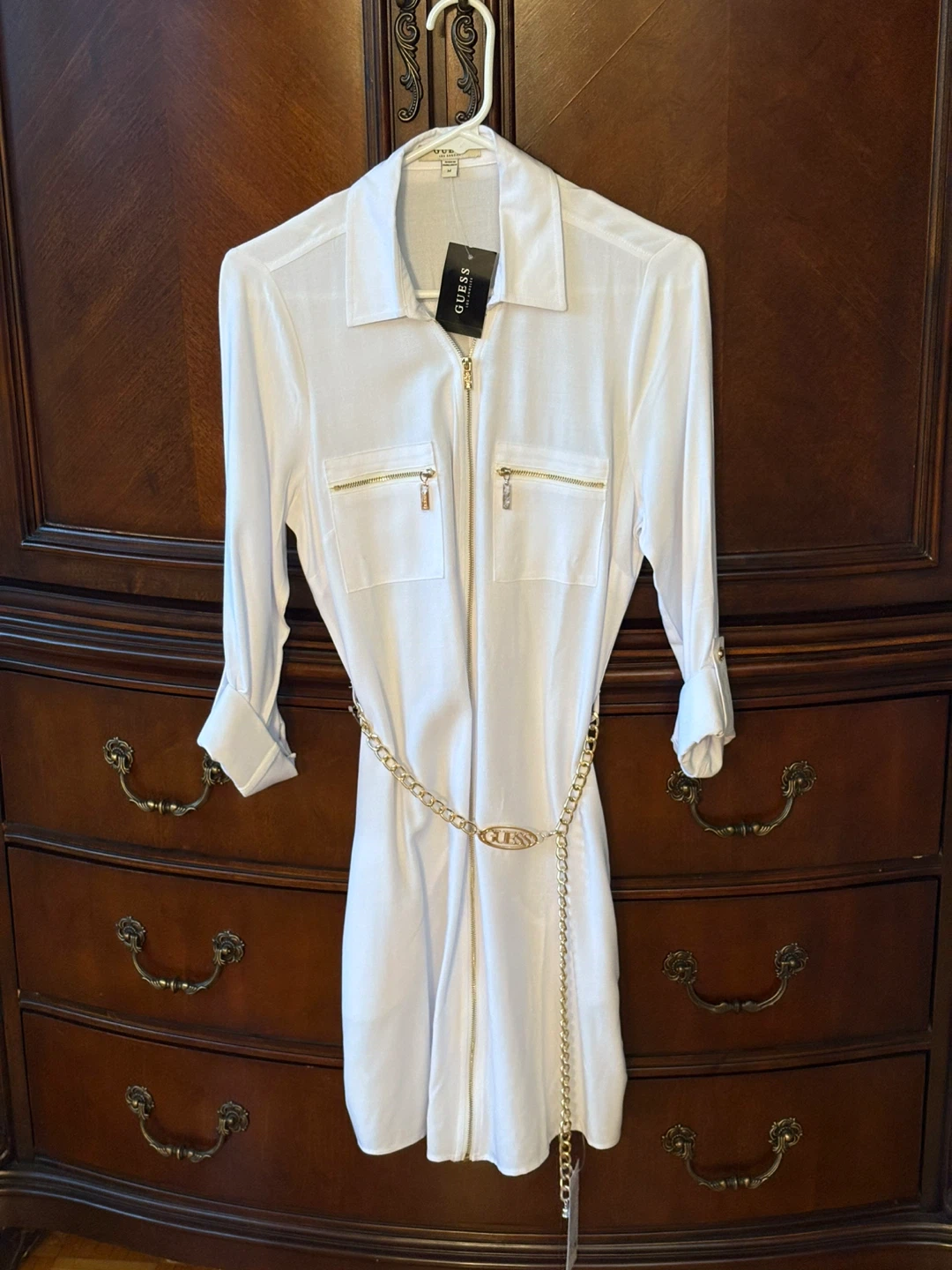 GUESS Women's White Dress with Gold Chain Belt Size M - photo 2