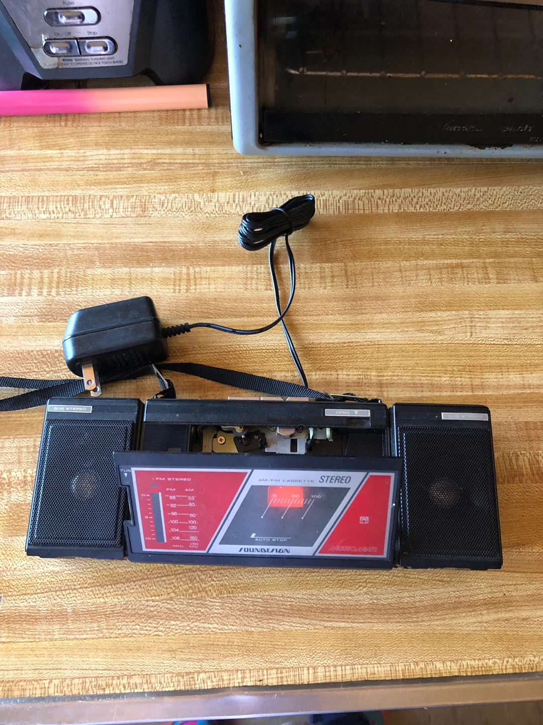 SOUND DESIGN AM/FM Cassette Stereo Boombox