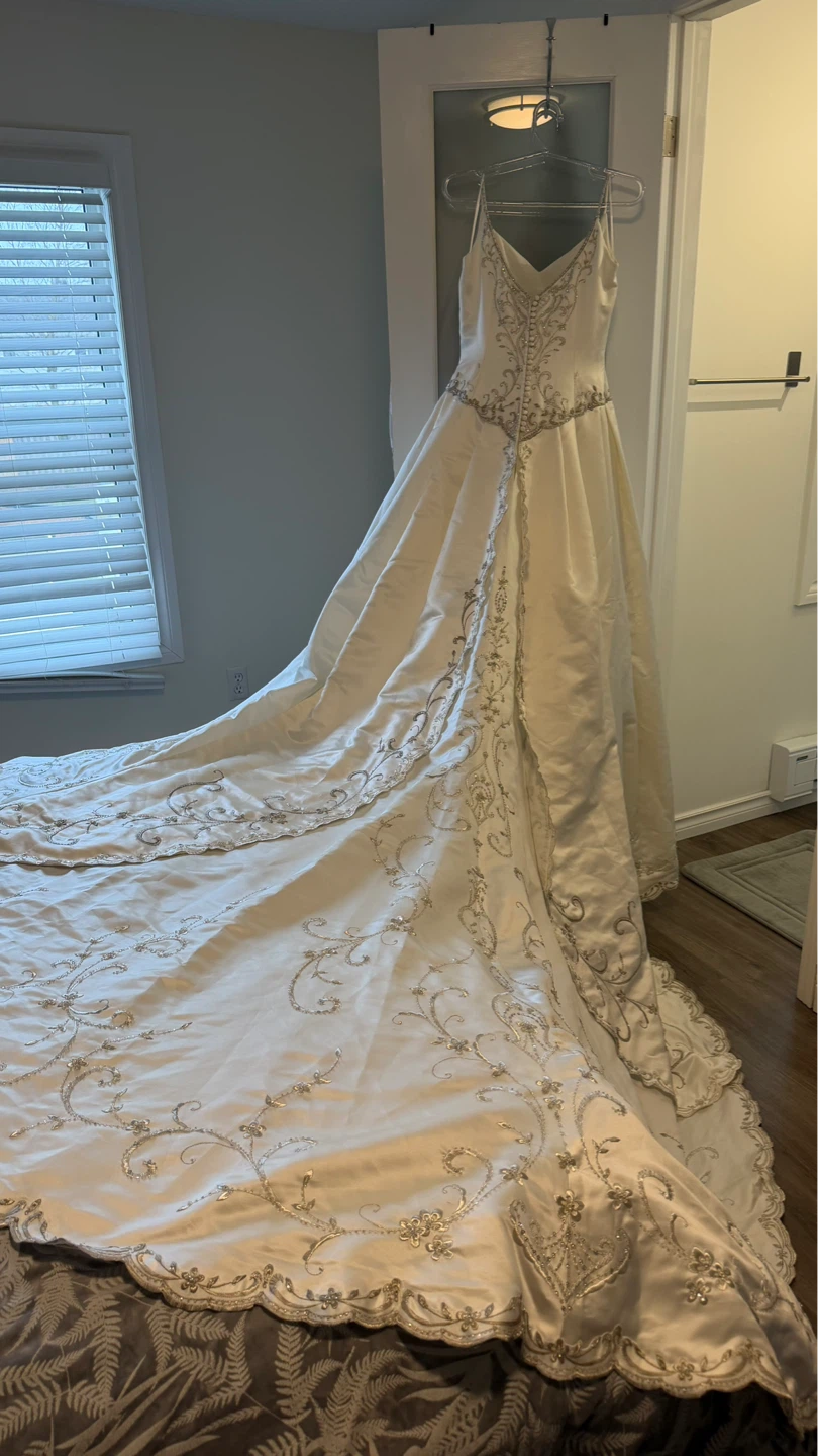 White Wedding Dress with Intricate Beading - photo 2