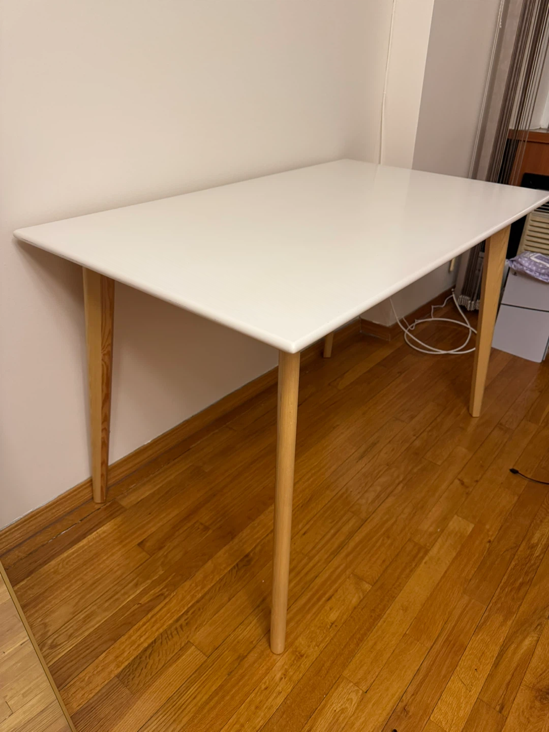 ‼️MOVING SALE ‼️Palomo 47.2" Dining Table with wooden legs - photo 3