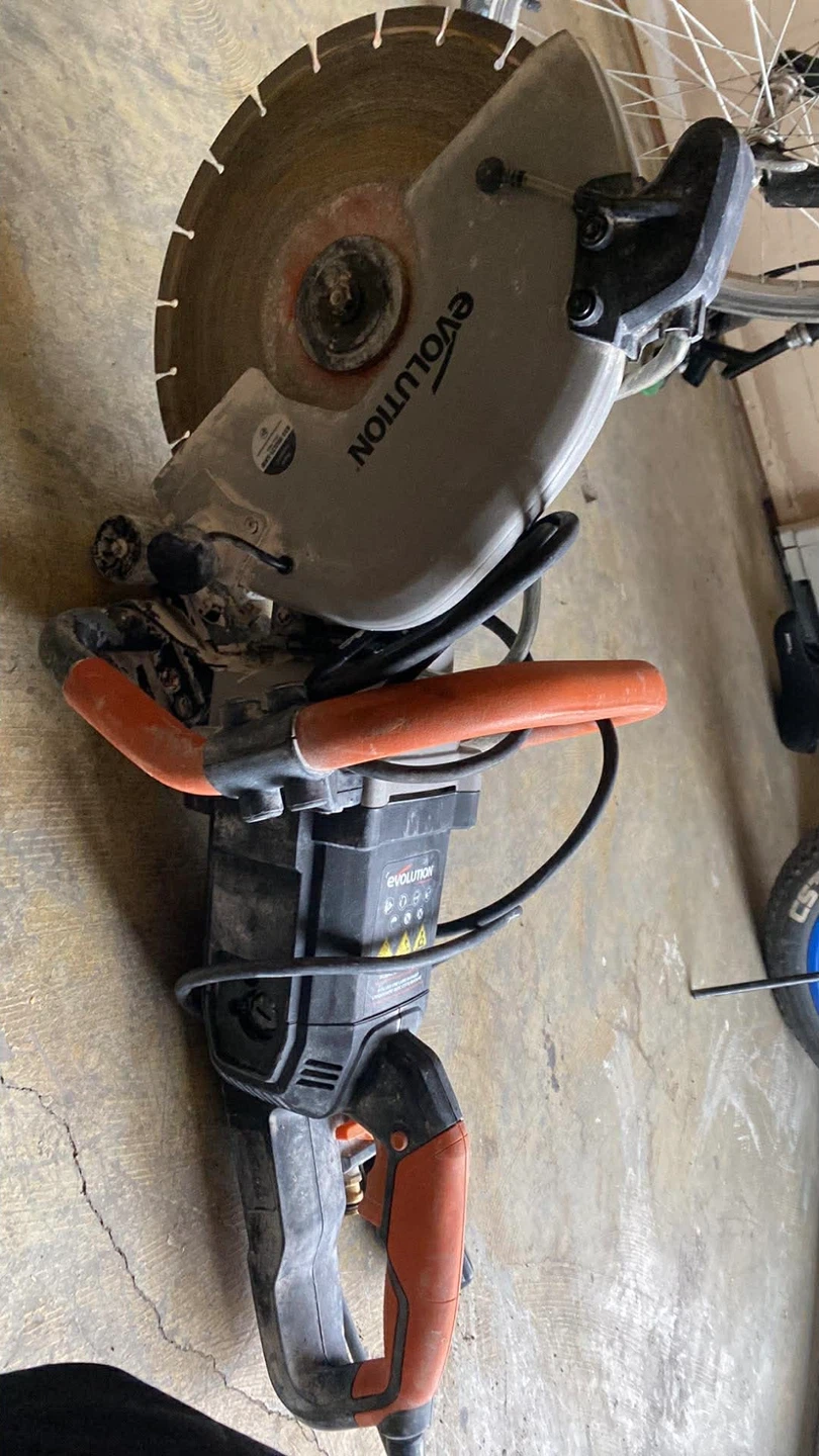 Evolution Concrete Saw