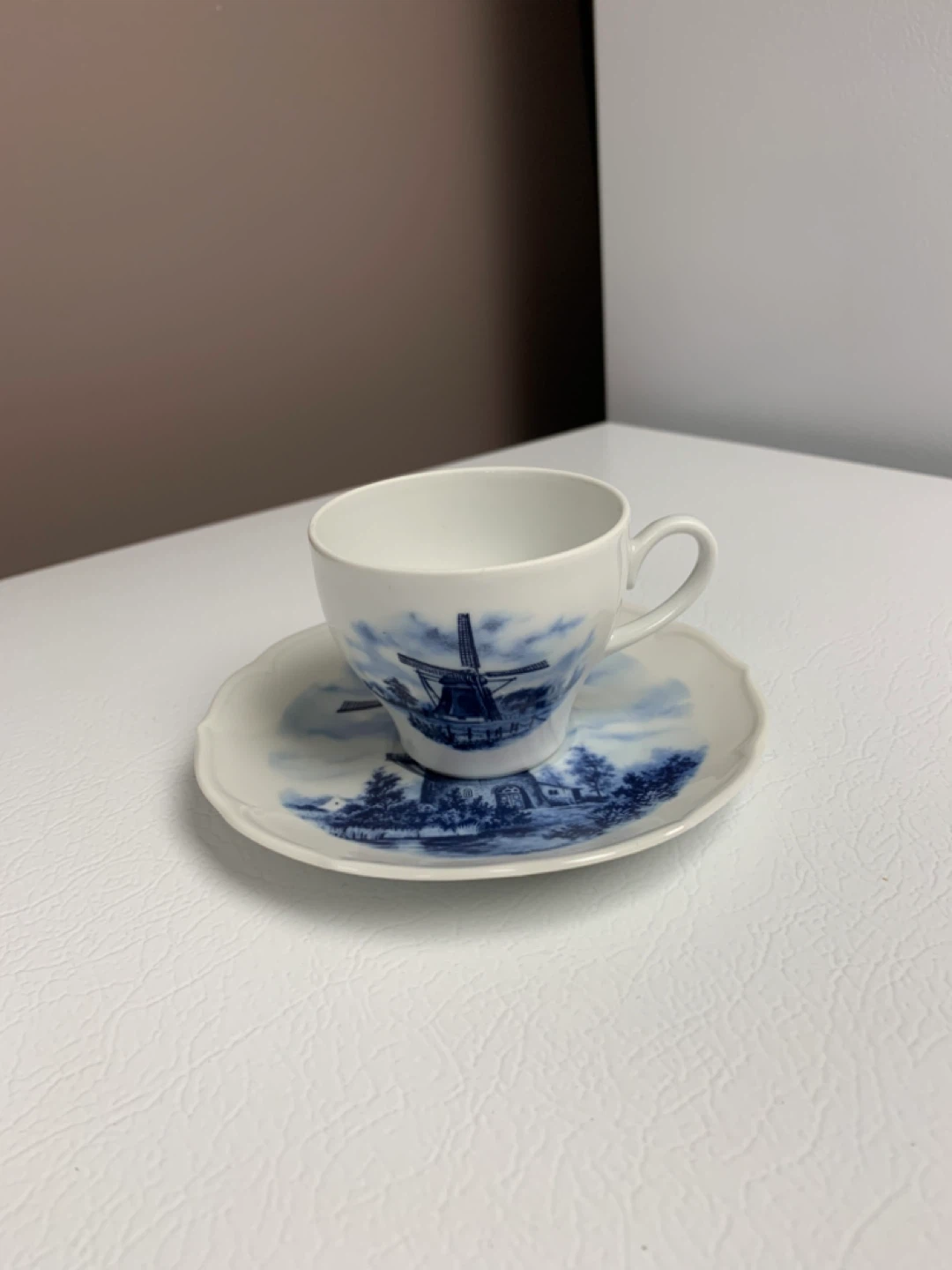 Set of 6 Delft Blue Windmill Teacups and Saucers - photo 4