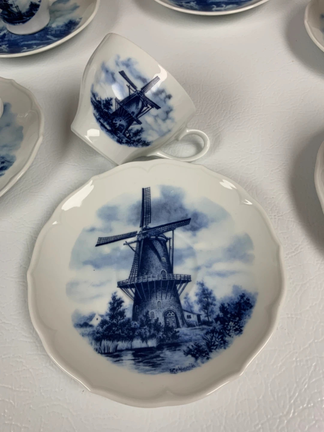 Set of 6 Delft Blue Windmill Teacups and Saucers - photo 2