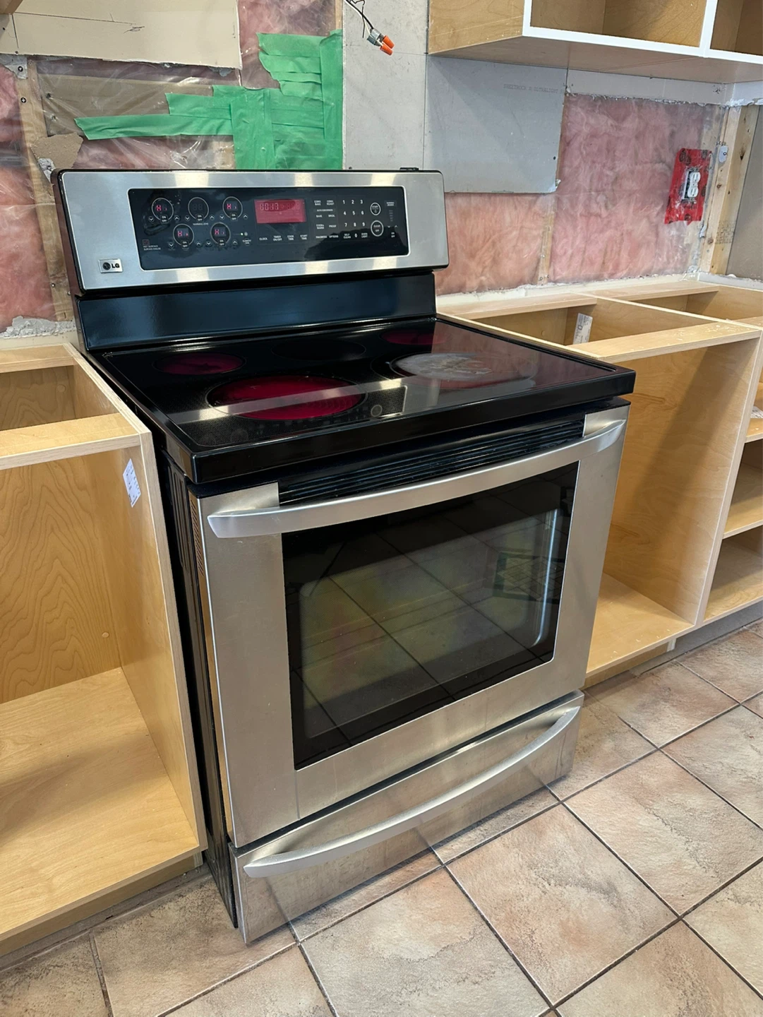 LG Stainless Steel Electric Range with 4 Burners
