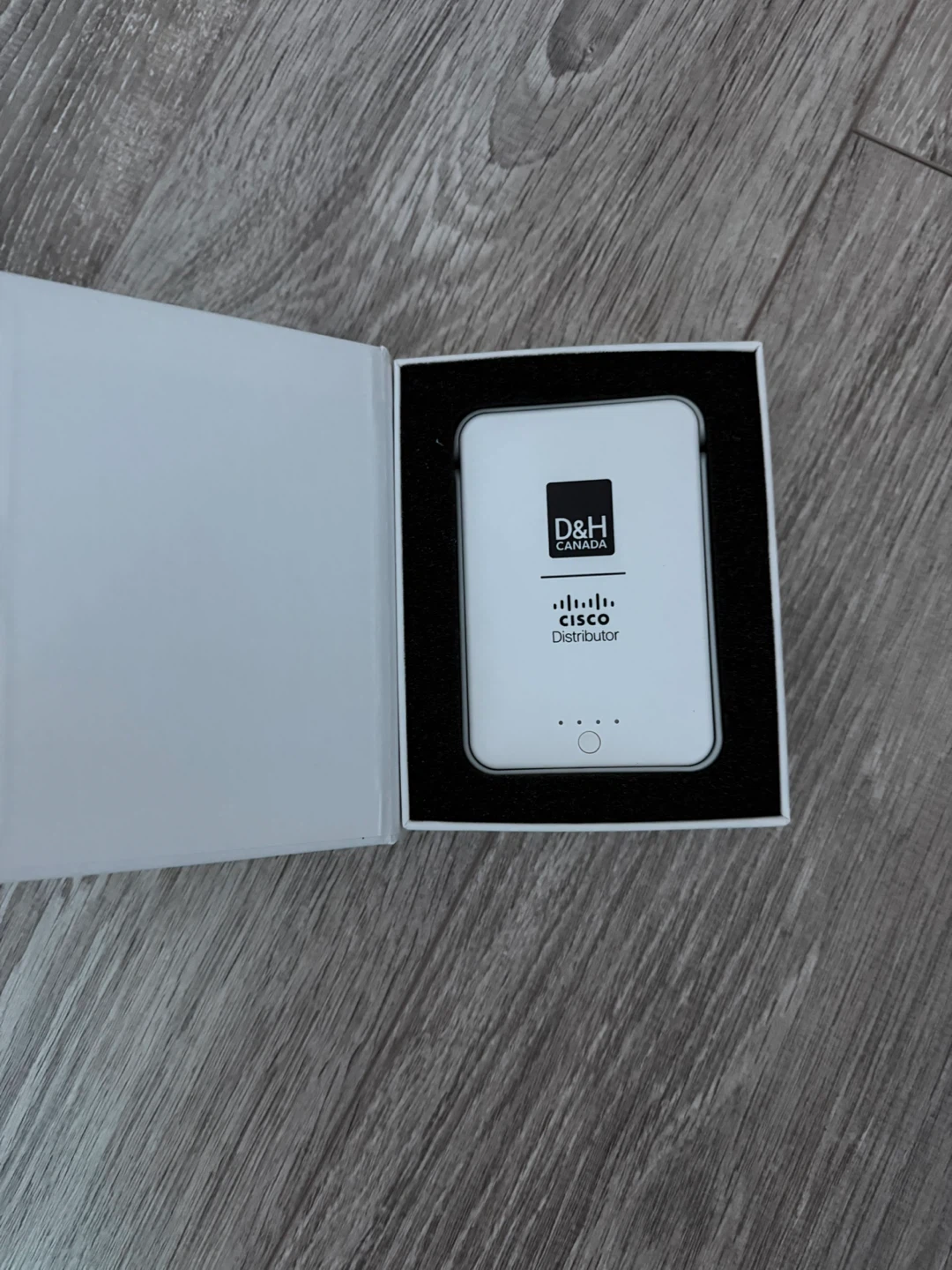 POWERMAG Magnetic Portable Charger - photo 2